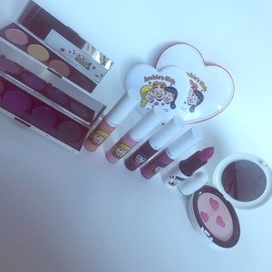 Super RARE MAC Archie’s Girls collection 9pc